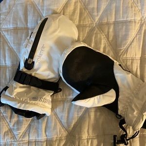 Winter sports gloves